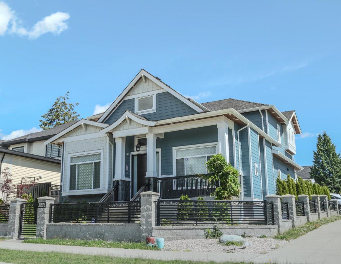 Kim'S Place Surrey Exterior photo